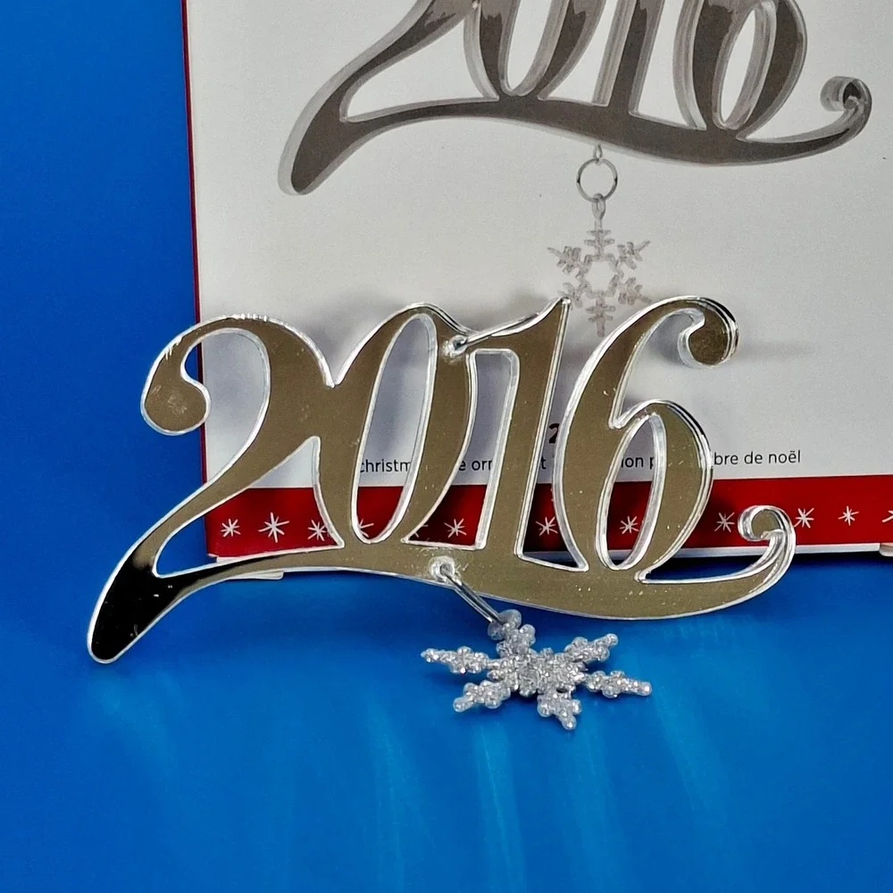2016 Hallmark Keepsake Silver Year Snowflake Christmas Ornament QGO1551 w/ Box